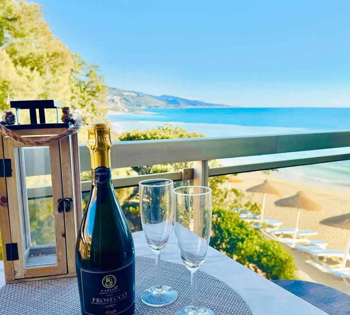 Apartment Berkeley, Studio, Terrasse, Vue Mer, Parking, Clim Menton